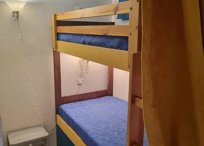 Lumineux Piscine Parking Agde